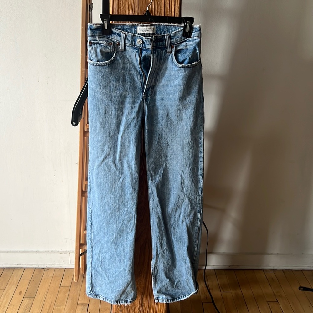 Abercrombie & Fitch The 90s Relaxed High-Rise Jeans
